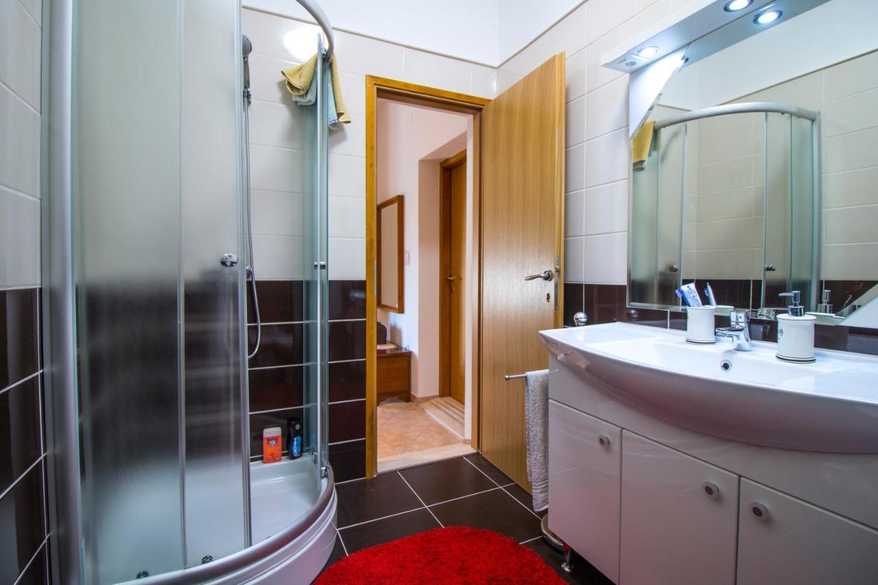 Apartman Kapovic คาชเตลา ภายนอก รูปภาพ