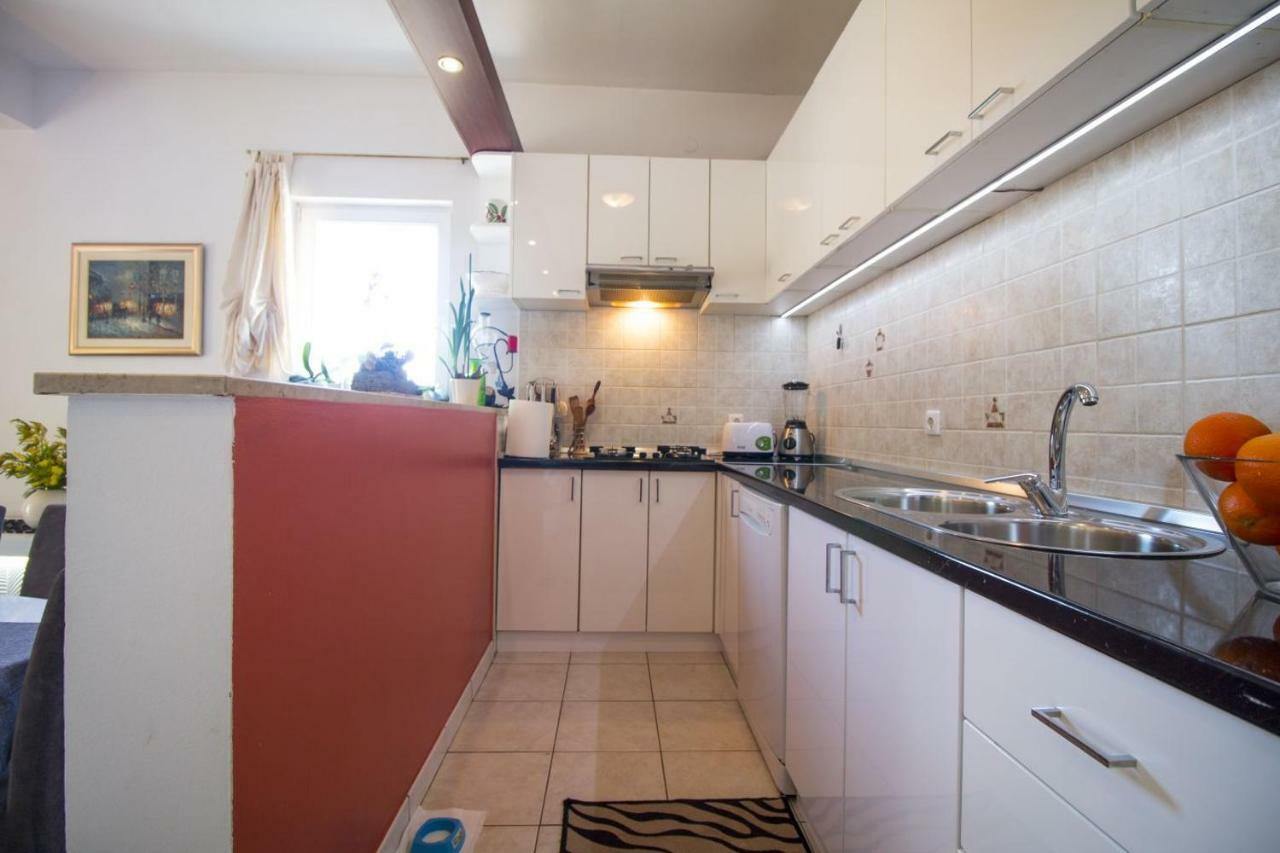 Apartman Kapovic คาชเตลา ภายนอก รูปภาพ